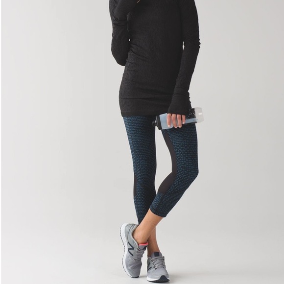 EUC lululemon Pace Rival Crop 19” Teal/Black (8) - Picture 3 of 12